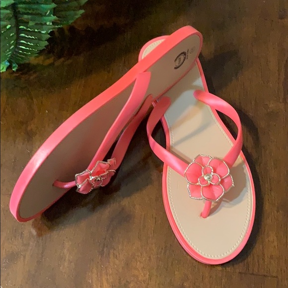 Pink FlipFlops - Picture 4 of 8
